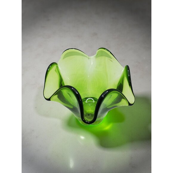 vintage mcm 6 petal lime green compote pedestal bowl, vase - Picture 3 of 14